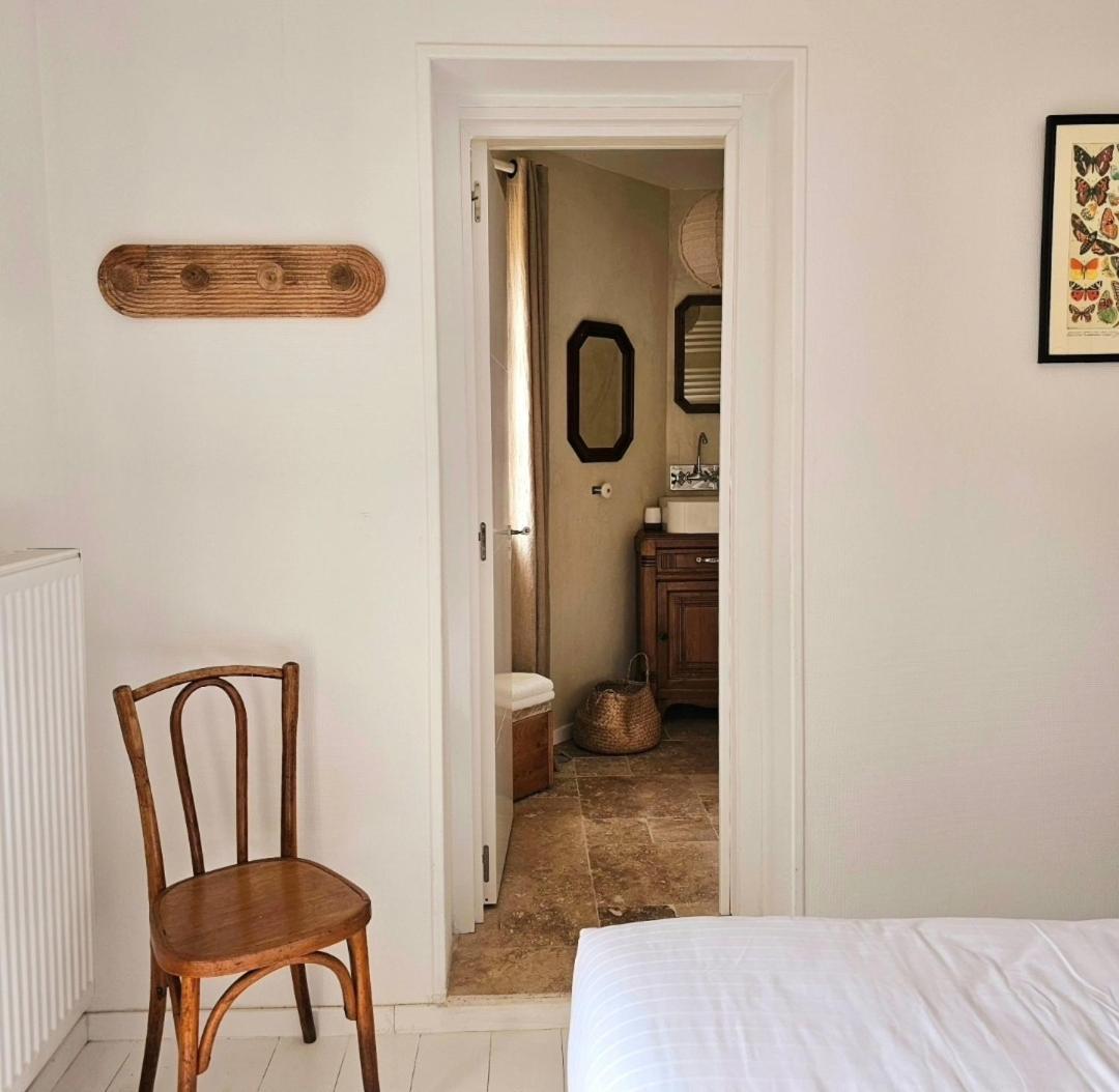 Domaine Des Pousses, Chambres D'Hotes Au Coeur D'Un Village De Campagne Droue-sur-Drouette Room photo