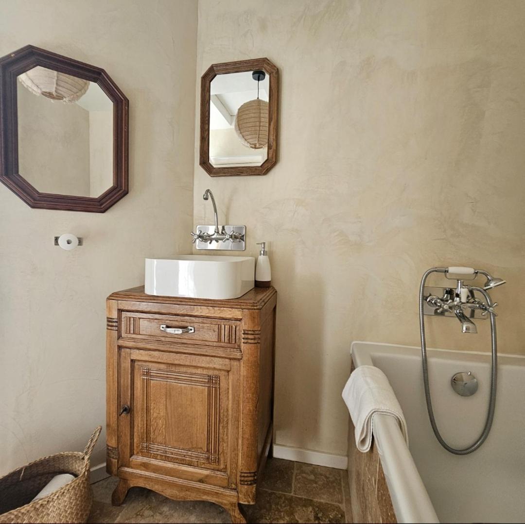 Domaine Des Pousses, Chambres D'Hotes Au Coeur D'Un Village De Campagne Droue-sur-Drouette Room photo